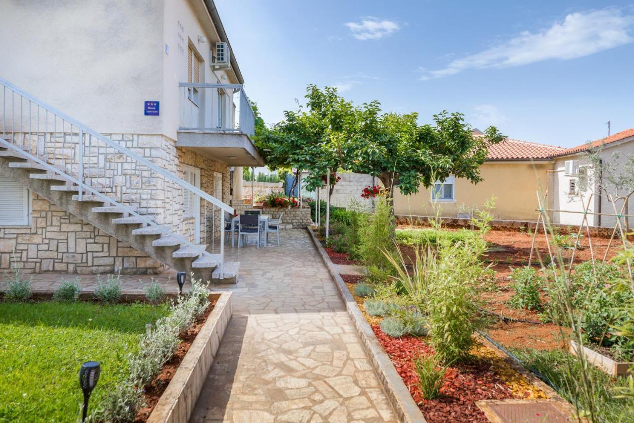 Apartment Tesic Close To The Sea With Shared 4Xbicycles فاجانا المظهر الخارجي الصورة